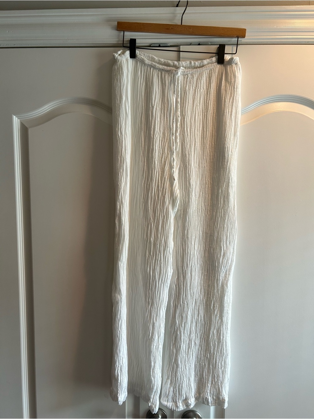 Faithfull the Brand White Crinkle Linen| Size 10 | Resort Boho Wide Leg Pants
